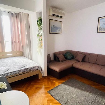 Bar Center Studio Apartment Bagian luar foto