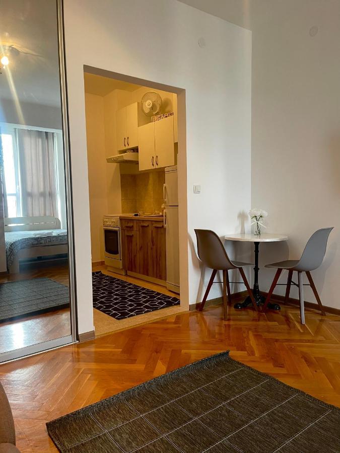 Bar Center Studio Apartment Bagian luar foto